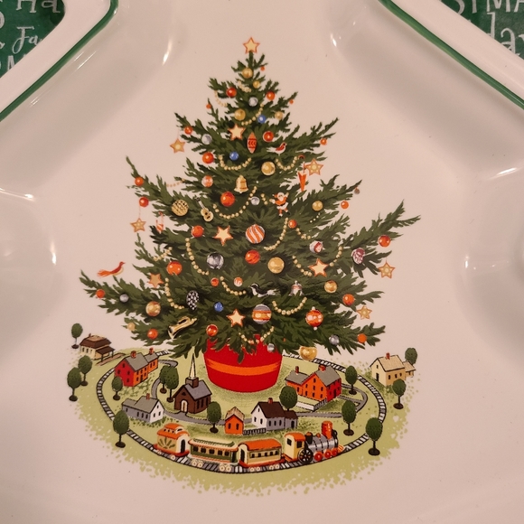 Pfaltzgraff Xmas Tree Shaped Dish 10"×9" - Picture 3 of 6